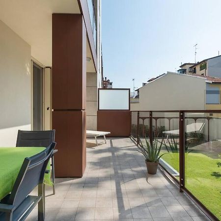 Easylife - Modern And Spacious Apt In Fiera City Life Милан Экстерьер фото