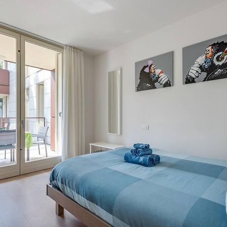 Easylife - Modern And Spacious Apt In Fiera City Life Милан Экстерьер фото